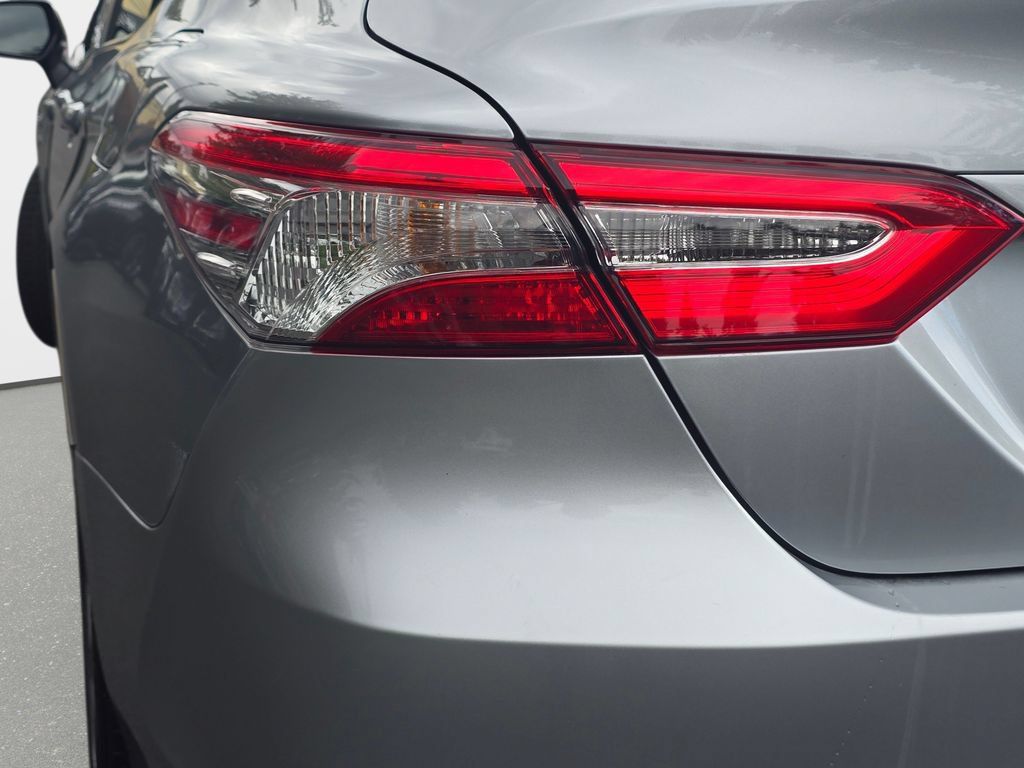 Used 2019 Toyota Camry LE FWD image 34