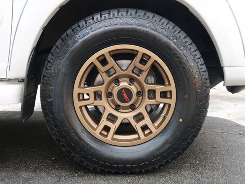 Used 2006 Toyota Tundra Limited image 10