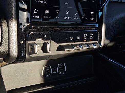 Used 2024 RAM 3500 Big Horn w/ Night Edition image 23