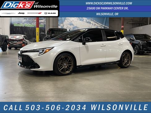 Used 2024 Toyota Corolla SE w/ SE Package FWD image 1