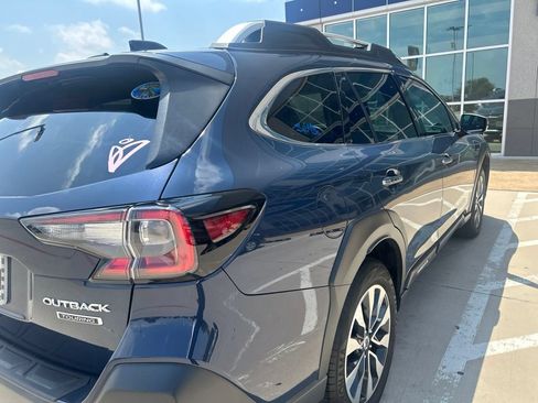 Used 2023 Subaru Outback Touring AWD/4WD image 4