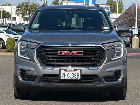 Used 2023 GMC Terrain SLE w/ Driver Convenience Package FWD image 10