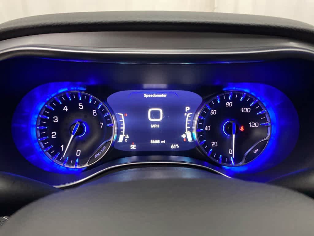 Used 2025 Chrysler Pacifica Limited FWD image 25