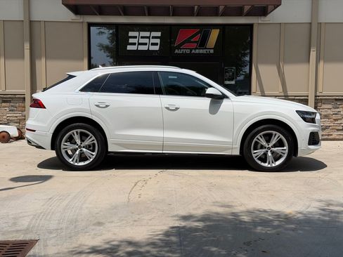 Used 2023 Audi Q8 Premium w/ Convenience Package AWD/4WD image 2