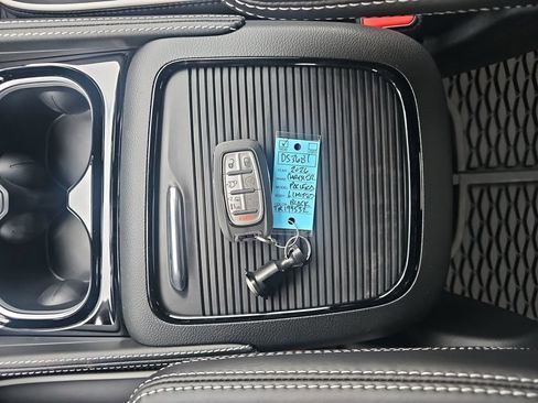 New 2026 Chrysler Pacifica Limited AWD/4WD image 34