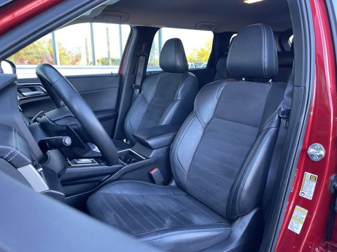 Used 2023 Mitsubishi Outlander SE Black Edition image 14