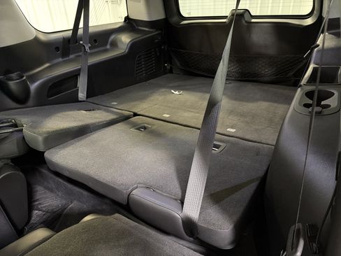 Used 2019 Cadillac Escalade ESV Premium Luxury image 13