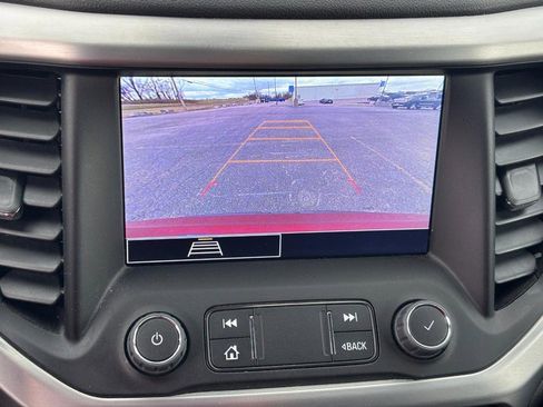 Certified 2023 GMC Acadia SLE w/ Driver Convenience Package image 24