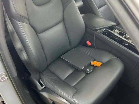 Used 2023 Volvo XC60 B5 Plus w/ Climate Package AWD/4WD image 4