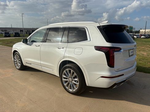 Used 2024 Cadillac XT6 Premium Luxury AWD/4WD image 6