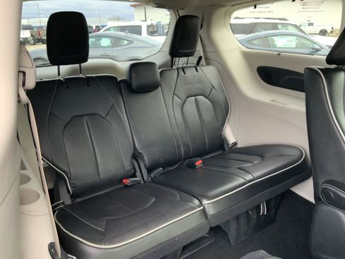 Used 2021 Chrysler Pacifica Limited w/ Premium & Safety Sphere Group image 70