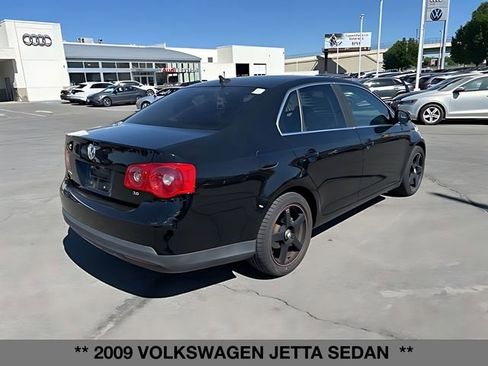 Used 2009 Volkswagen Jetta Sedan FWD image 3