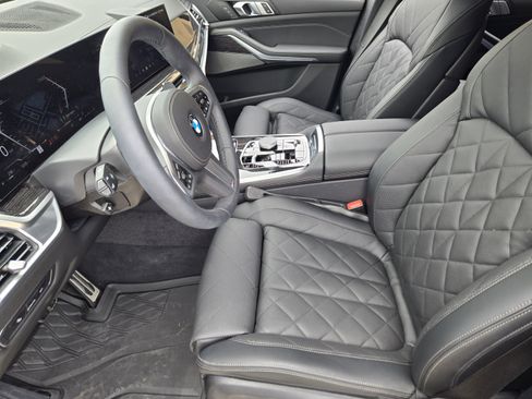 Used 2026 BMW X7 xDrive40i w/ M Sport Package AWD/4WD image 8