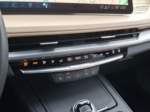 Used 2025 Cadillac XT4 Premium Luxury w/ Cold Weather Package image 15