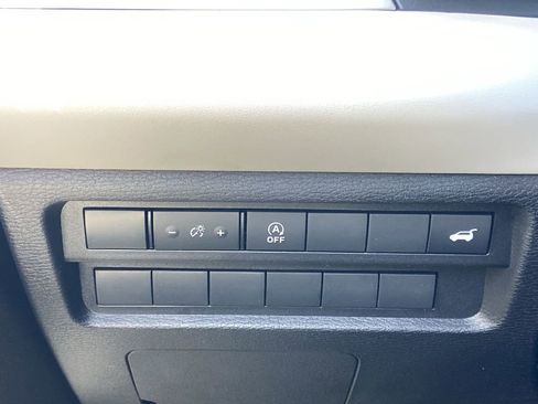 New 2026 Mitsubishi Outlander SE FWD image 14