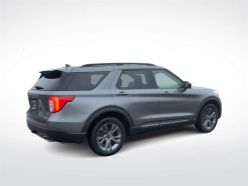 Used 2023 Ford Explorer XLT w/ Equipment Group 202A image 9