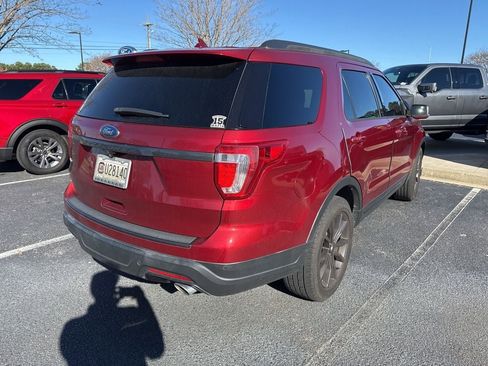Used 2018 Ford Explorer XLT w/ Equipment Group 202A image 12