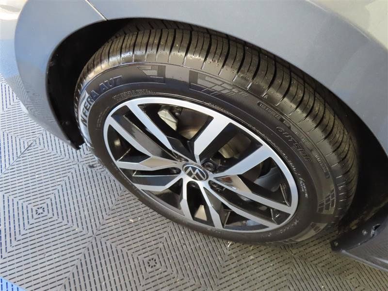 Used 2026 Volkswagen Jetta SE FWD image 6