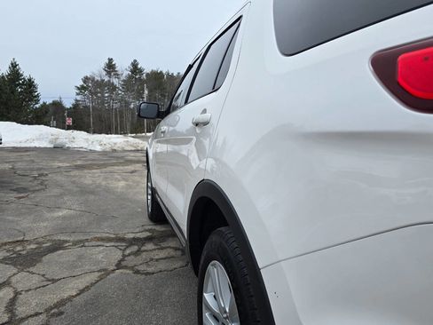 Used 2018 Ford Explorer XLT w/ Equipment Group 202A image 13