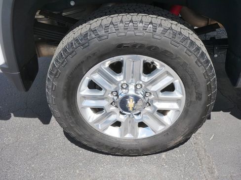 Used 2024 Chevrolet Silverado 3500 High Country w/ High Country Premium Package AWD/4WD image 8