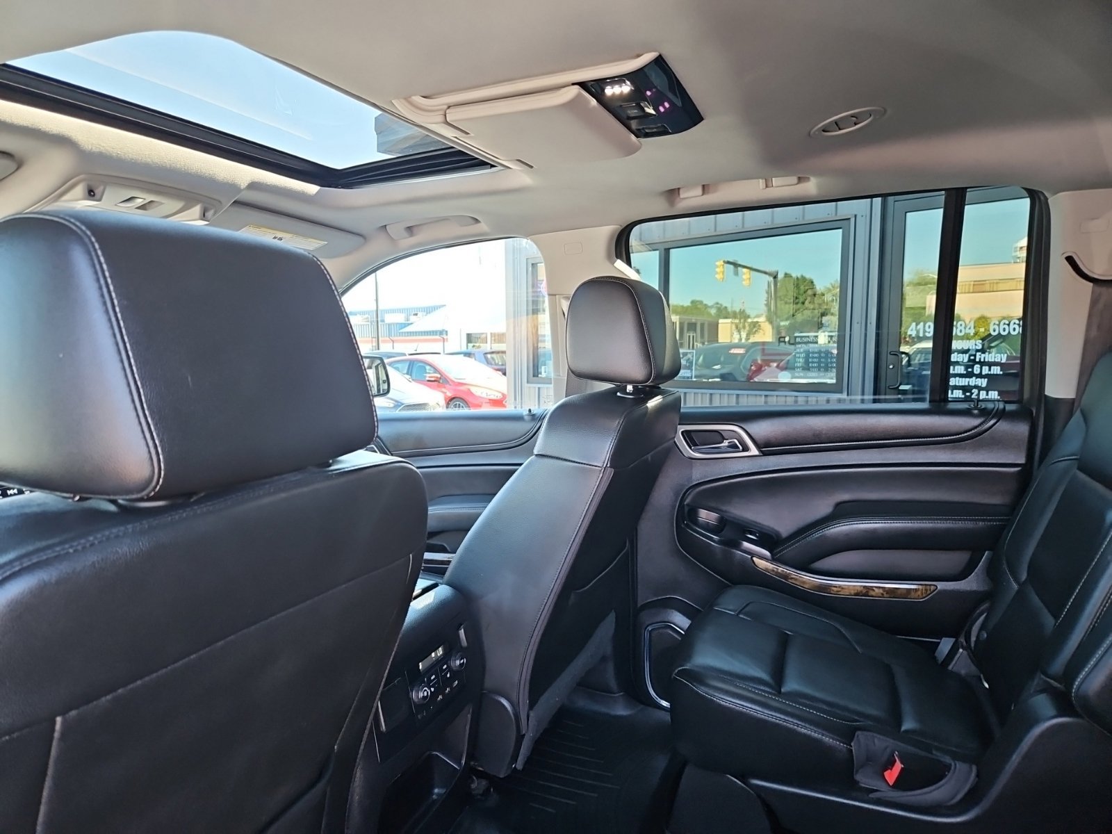 Used 2017 Chevrolet Suburban Premier AWD/4WD image 17