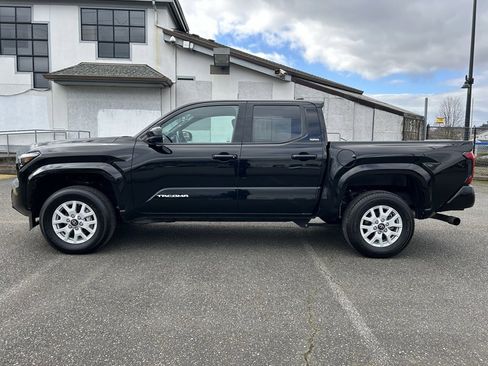 Certified 2025 Toyota Tacoma SR5 image 8