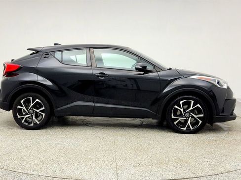 Used 2018 Toyota C-HR XLE image 4