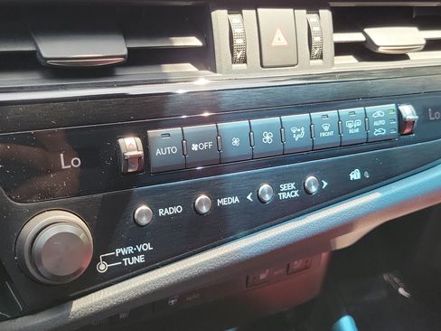 Used 2024 Lexus ES 350 F Sport w/ Accessory Package (Z2) FWD image 28
