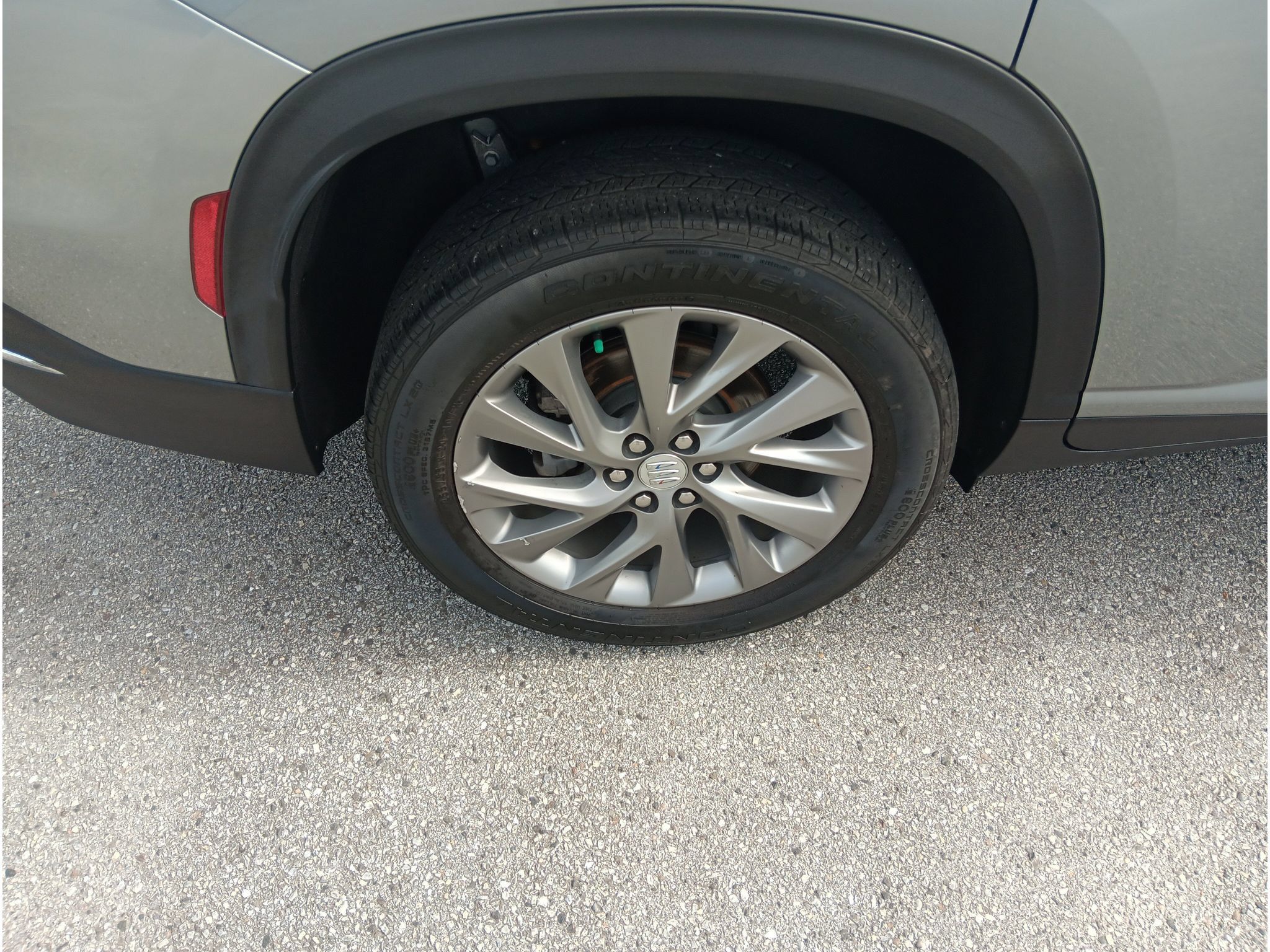 Used 2025 Buick Enclave Preferred AWD/4WD image 6