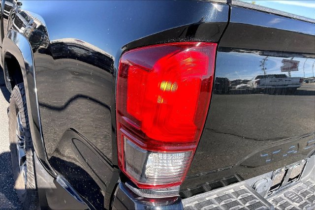 Used 2019 Toyota Tacoma TRD Sport w/ Technology Package AWD/4WD image 33