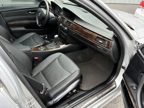 Used 2011 BMW 328i xDrive Sedan AWD/4WD image 17