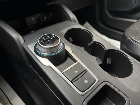 Used 2025 Ford Escape SE image 17