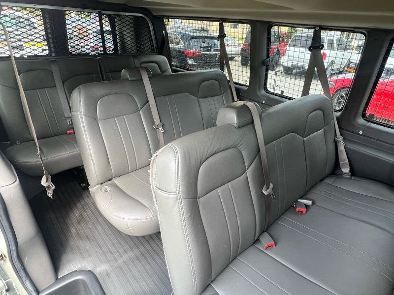 Used 2020 Chevrolet Express 3500 LS RWD image 16