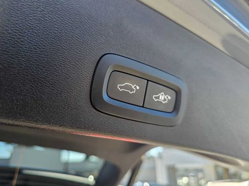 Used 2023 Volvo XC40 Recharge Plus w/ Protection Package Premier AWD/4WD image 18