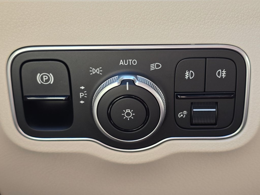 New 2026 Mercedes-Benz GLA 250 4MATIC image 36