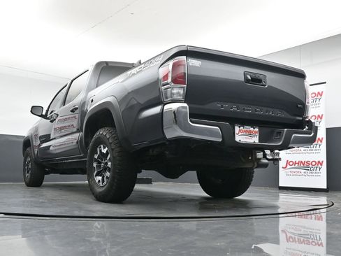 Used 2022 Toyota Tacoma TRD Off-Road AWD/4WD image 35