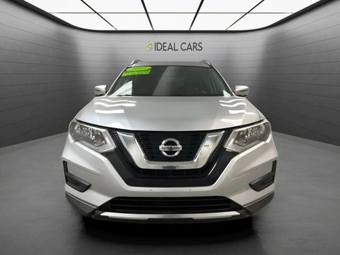 Used 2017 Nissan Rogue SV FWD image 2
