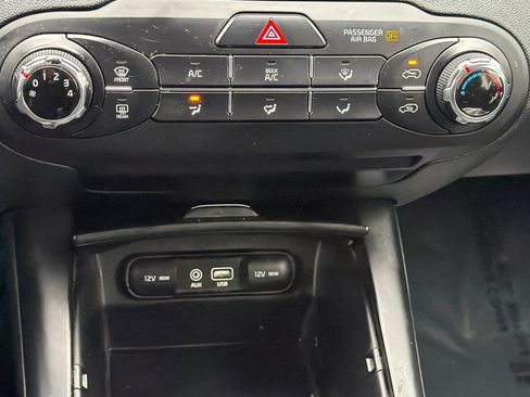 Used 2019 Kia Sorento L image 17