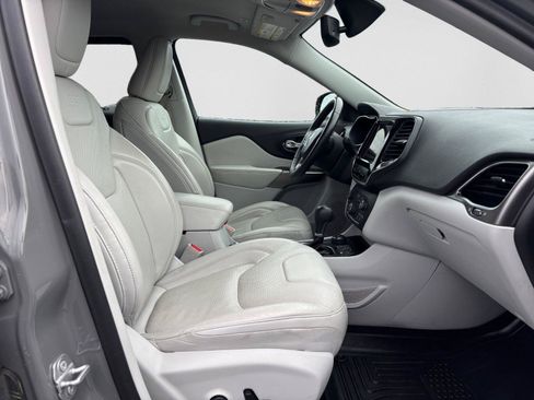Used 2019 Jeep Cherokee Limited AWD/4WD image 15