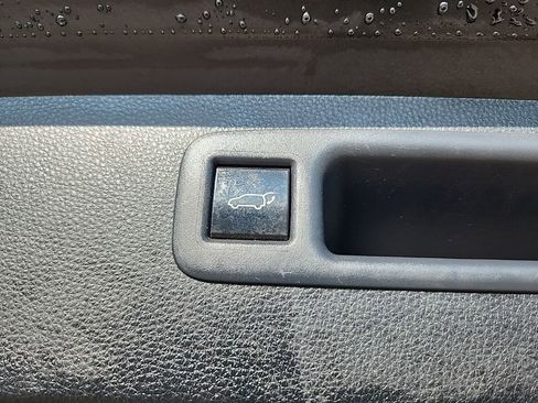 Used 2021 Toyota Highlander XLE AWD/4WD image 40