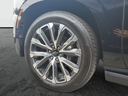 Used 2025 Chevrolet Tahoe High Country AWD/4WD image 6