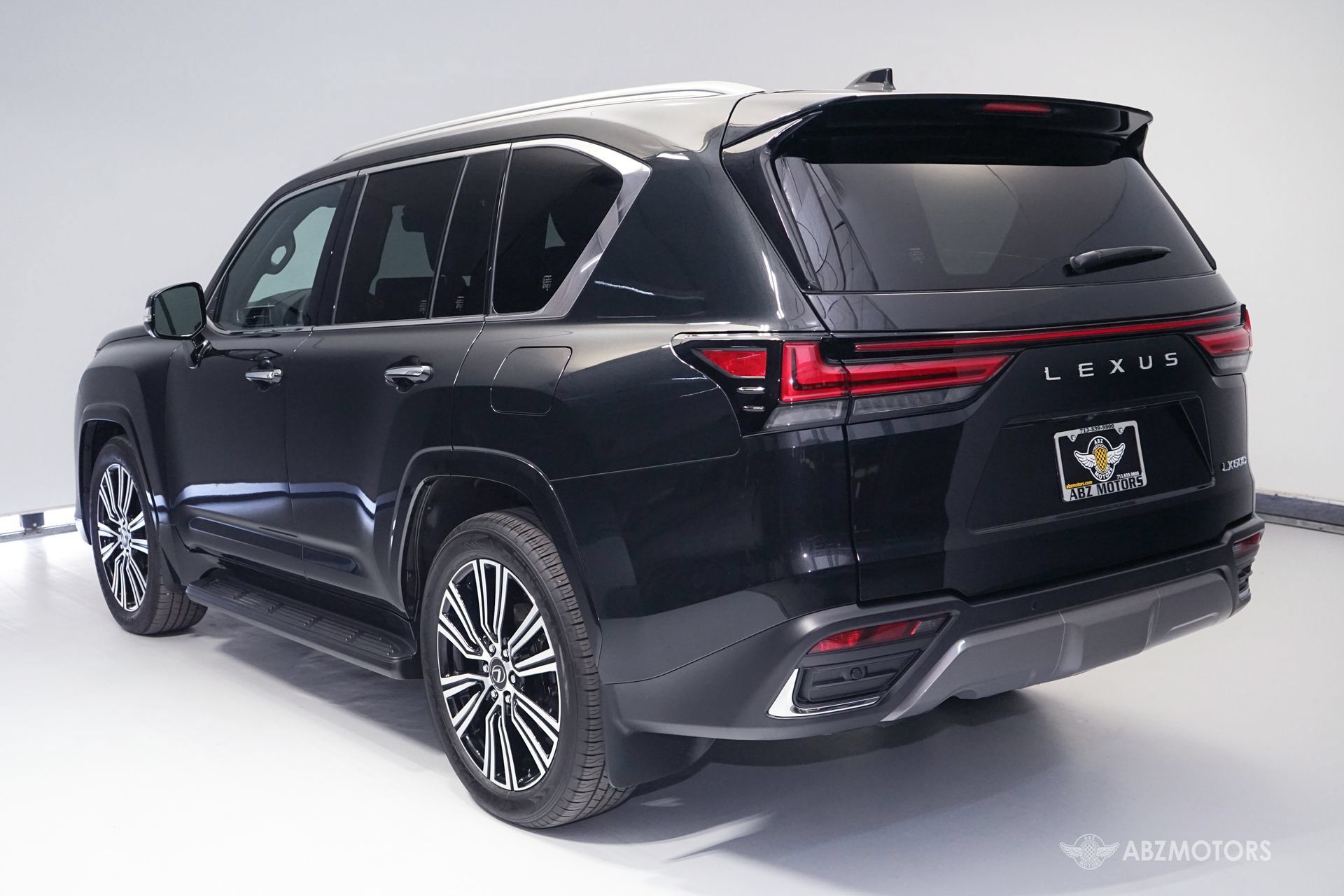 Used 2026 Lexus LX 600 4WD w/ Luxury Package image 6