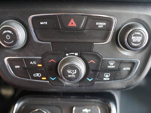 Used 2019 Jeep Compass Limited AWD/4WD image 20