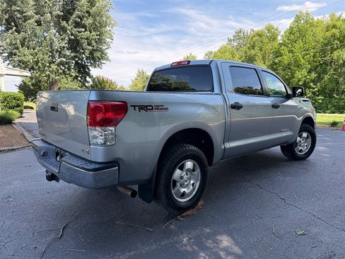 Used 2010 Toyota Tundra 4x4 CrewMax image 6