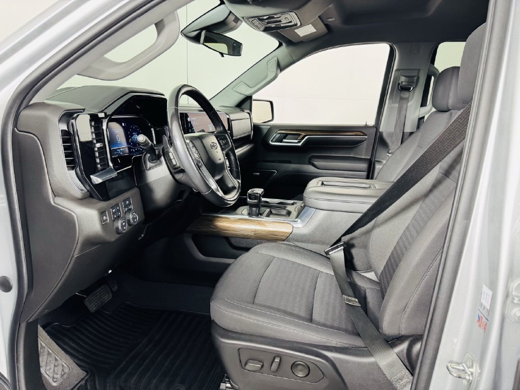 Certified 2022 Chevrolet Silverado 1500 RST w/ Convenience Package II AWD/4WD image 5