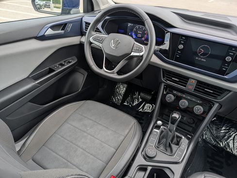 Used 2023 Volkswagen Taos SE w/ Panoramic Sunroof Package AWD/4WD image 12