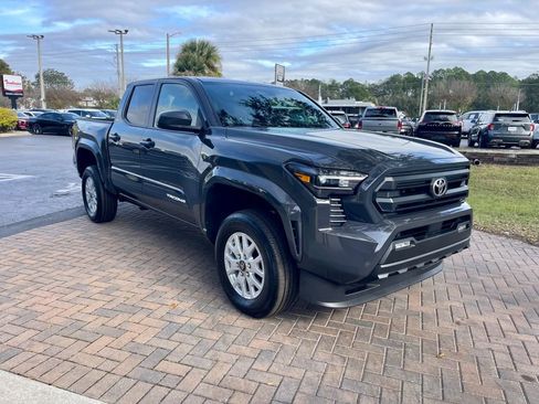 Used 2025 Toyota Tacoma SR5 image 8