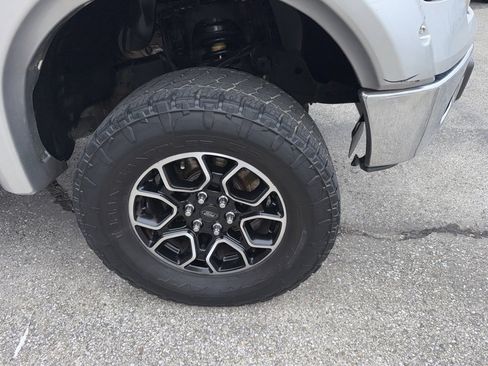 Used 2013 Ford F150 Lariat w/ Lariat Chrome Pkg image 4