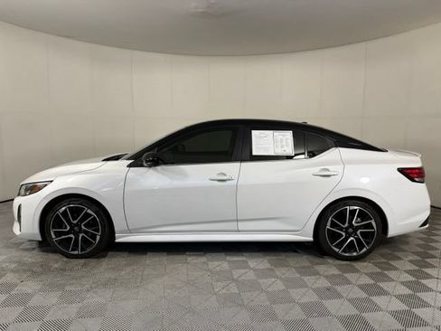 Used 2024 Nissan Sentra SR w/ SR Premium Package FWD image 3