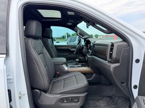 Certified 2026 Chevrolet Silverado 1500 High Country w/ High Country Premium Package AWD/4WD image 11